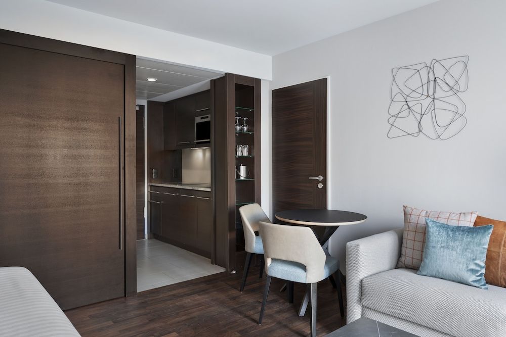 Residence Inn by Marriott Munich City East Comfort Studio, 1 Queen Bed, City View 5