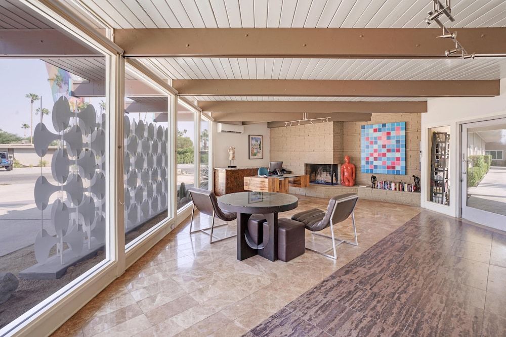 Inndulge -- A Modern Gay Men's Resort