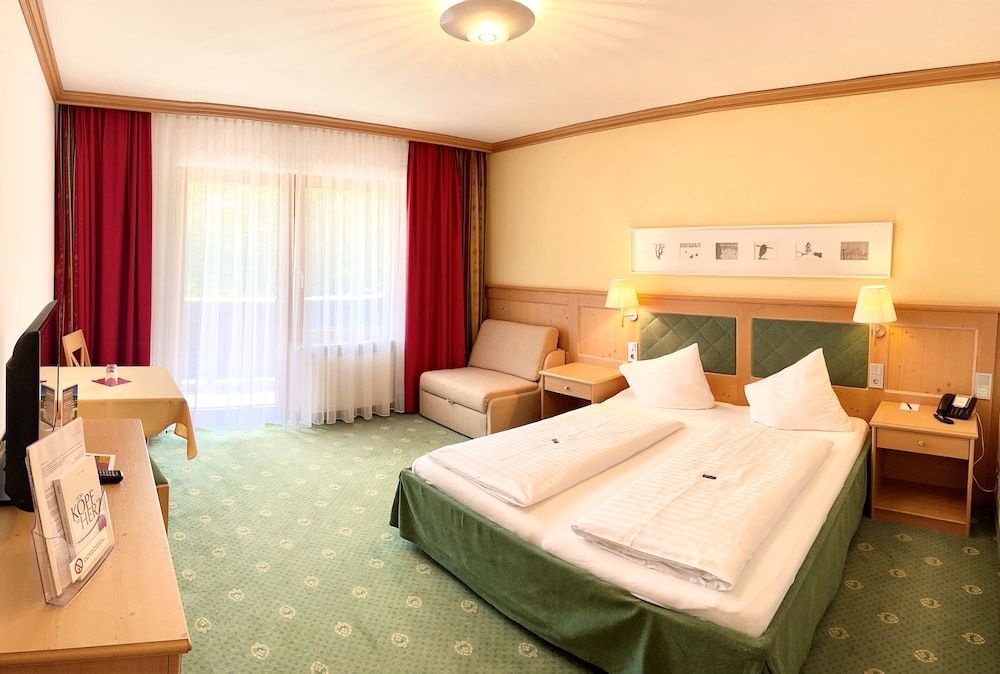 Double Room, Bathtub, Garden View