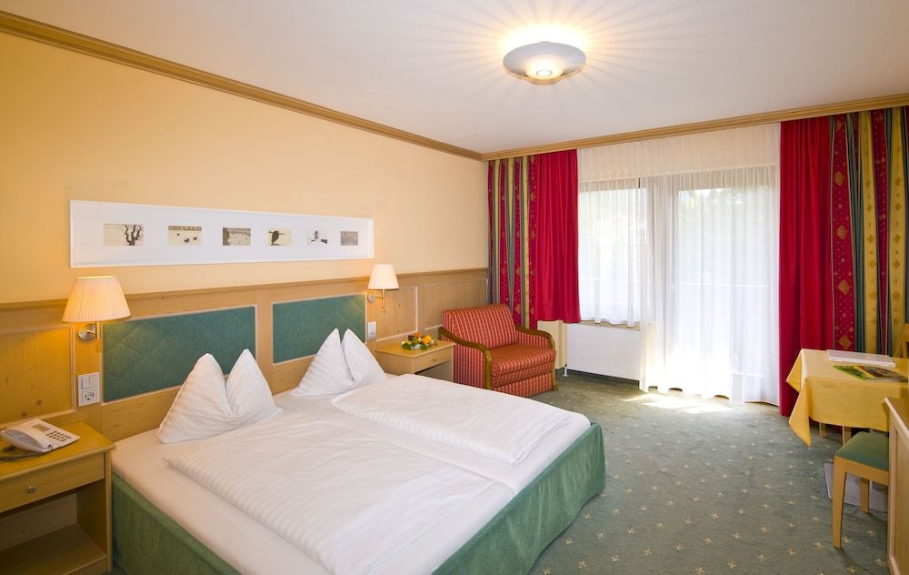 Double Room, Bathtub, Garden View