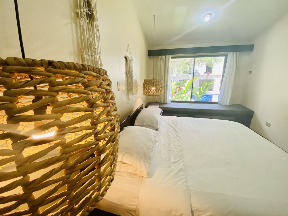 Standard Room, 1 King Bed, Refrigerator