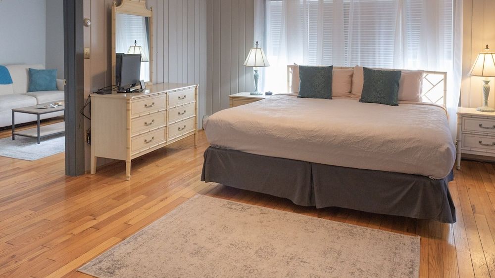 William Henry Miller Inn The Garner Suite