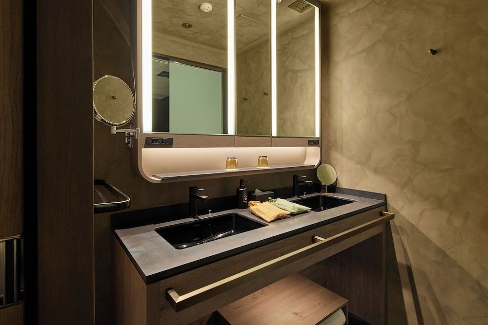 Okazaki Suite, Non Smoking