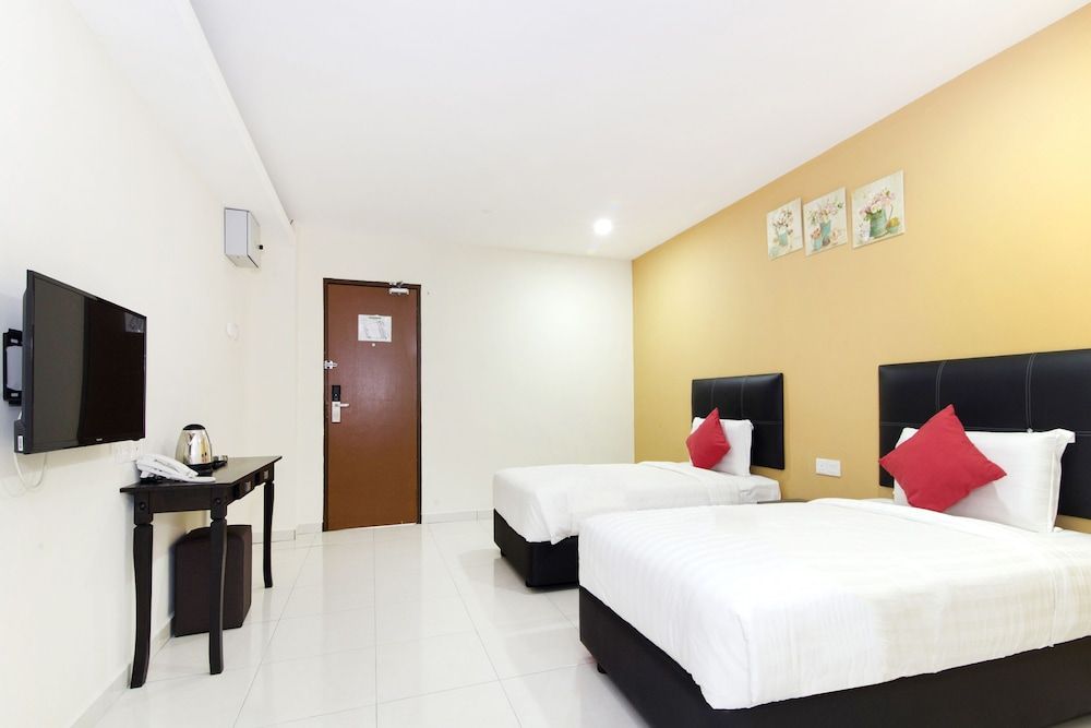 Central Hotel Standard Twin Room 2
