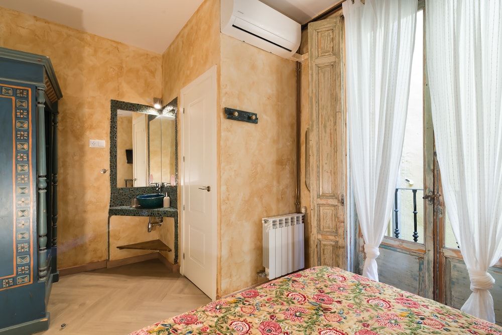 Artistic B&B Economy Double or Twin Room 18