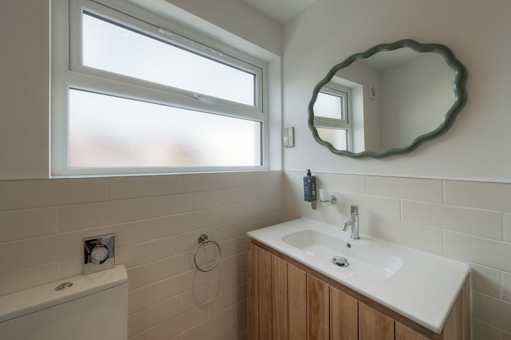 Florence Suite Hotel & Restaurant Small Twin with Shower (Garden Annex) 4