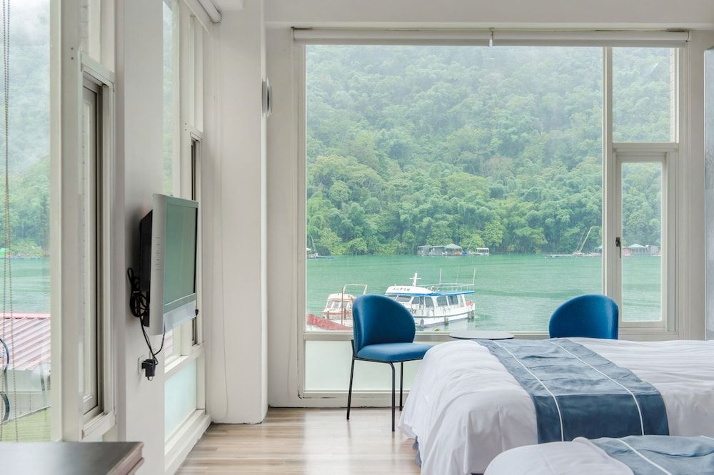 Shui Yang Lakeview House with Elevator Superior Quadruple Room, Lake View 21