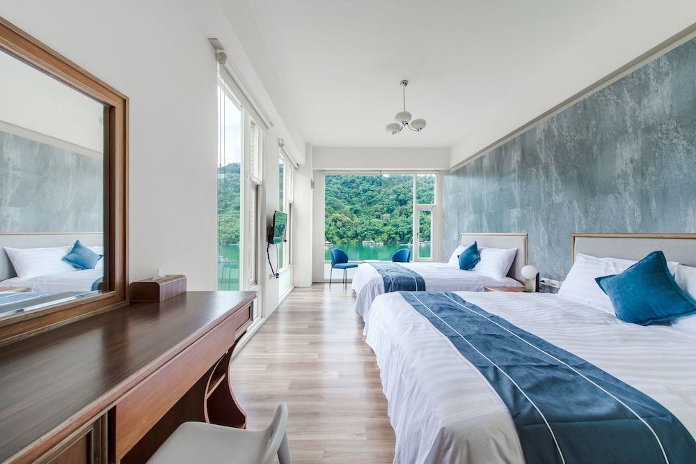 Shui Yang Lakeview House with Elevator Superior Quadruple Room, Lake View 2