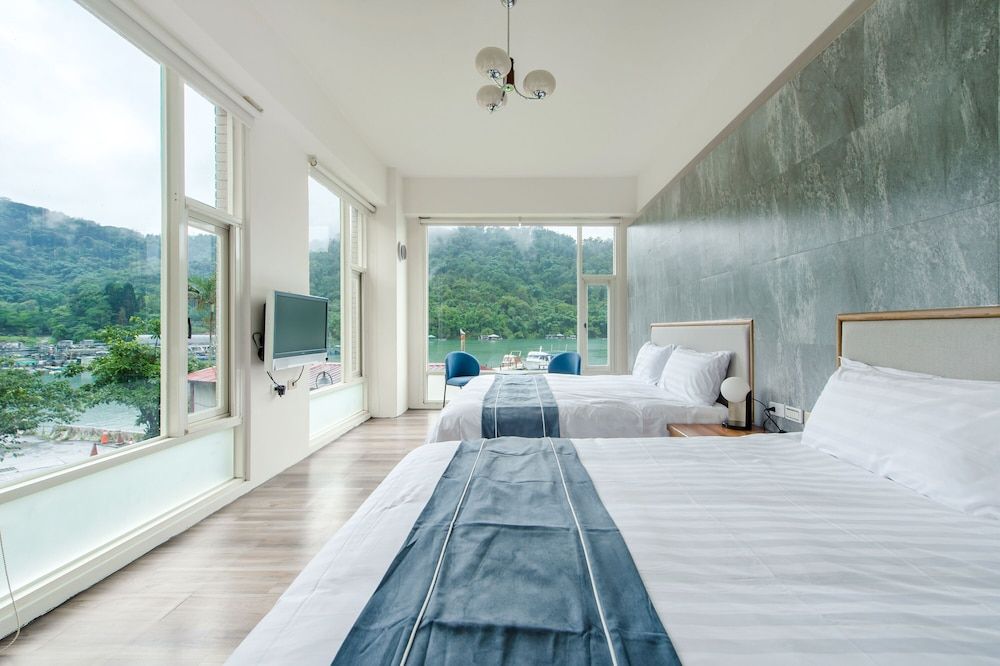 Shui Yang Lakeview House with Elevator Superior Quadruple Room, Lake View 8