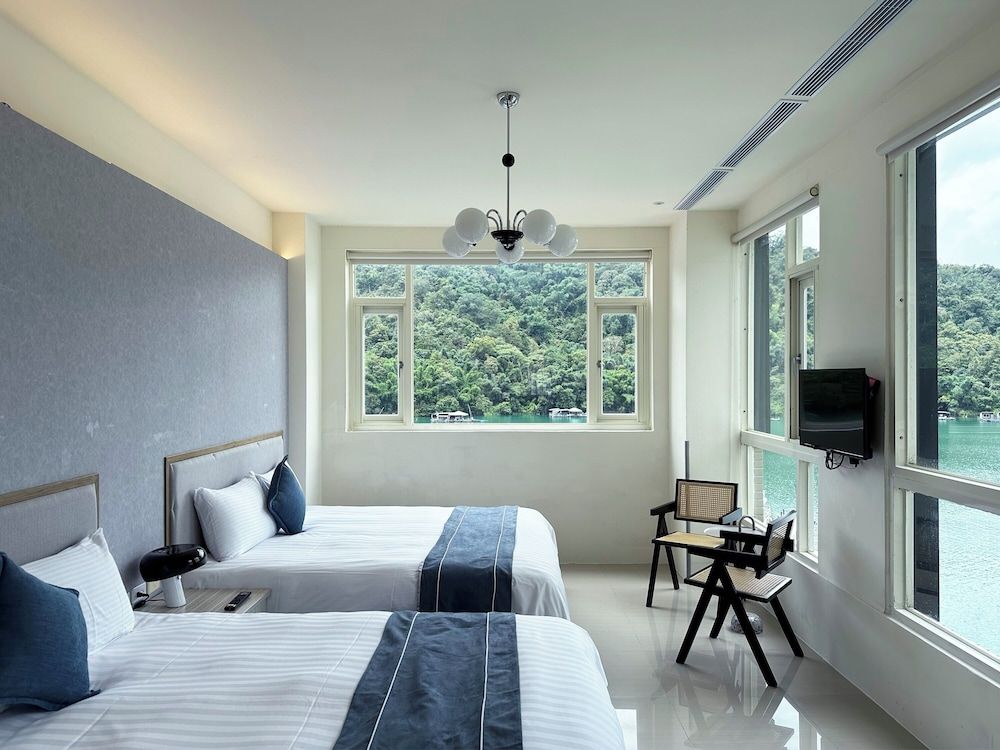 Shui Yang Lakeview House with Elevator Superior Quadruple Room, Lake View 7