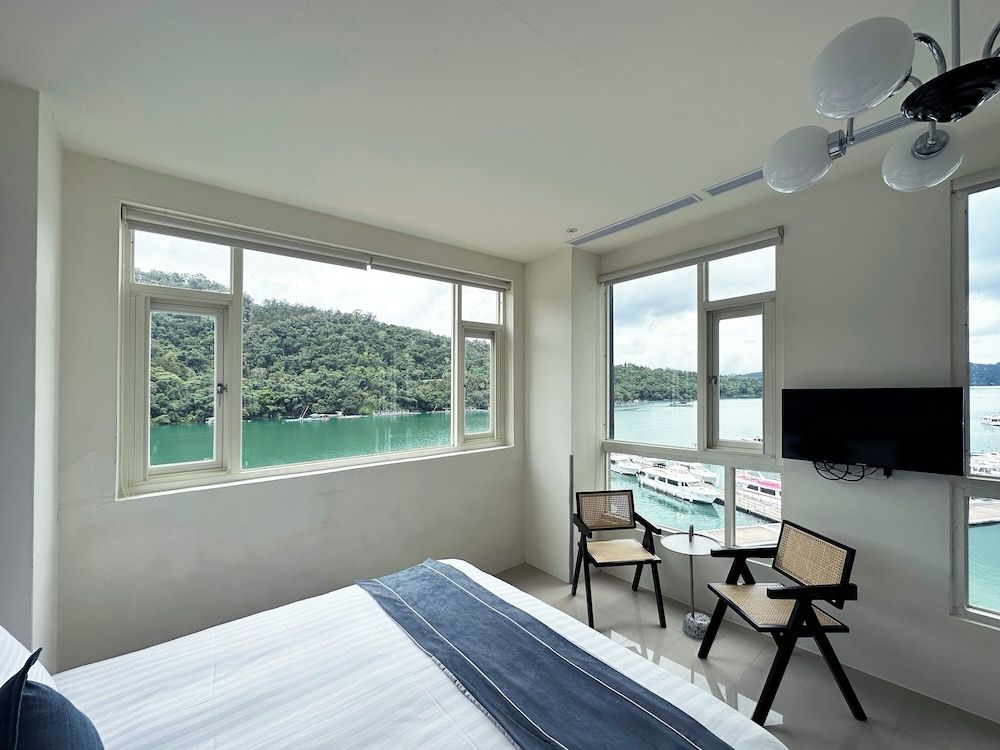 Shui Yang Lakeview House with Elevator Superior Quadruple Room, Lake View 5