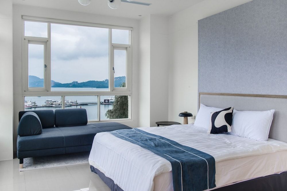 Shui Yang Lakeview House with Elevator Deluxe Lake View Double Room