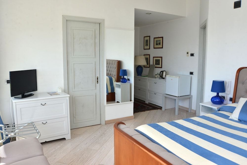 Maison Blanche Luxury B&B Taormina Superior Room, Sea View 3