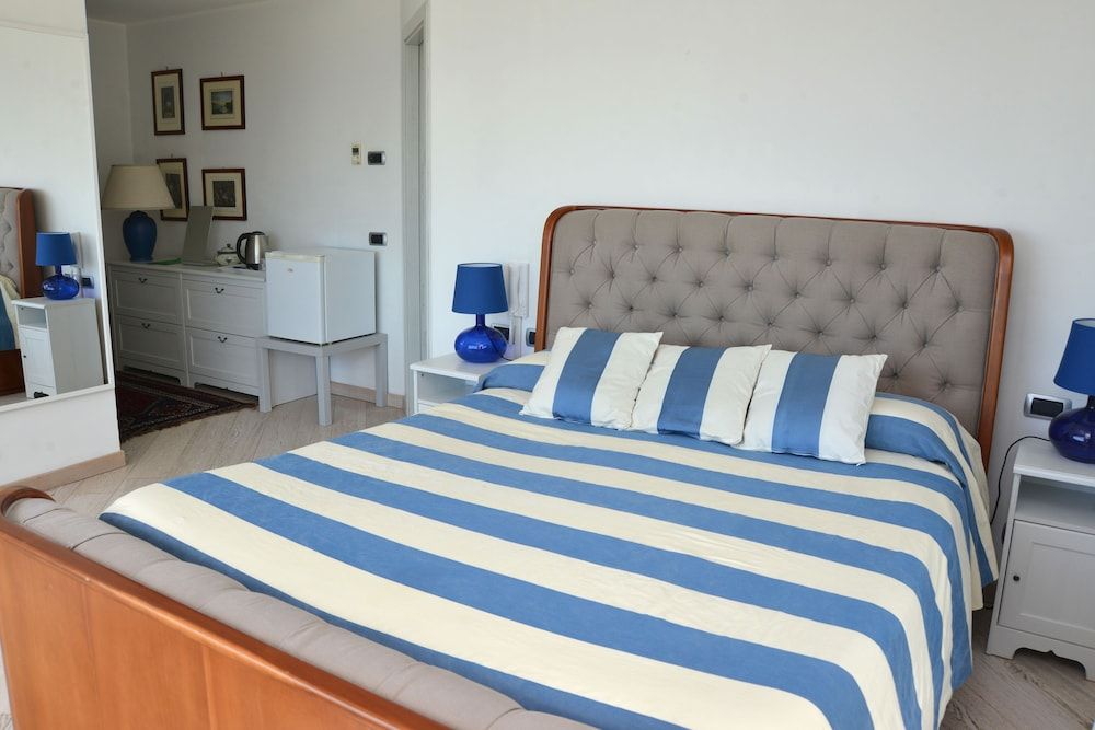 Maison Blanche Luxury B&B Taormina Superior Room, Sea View 2