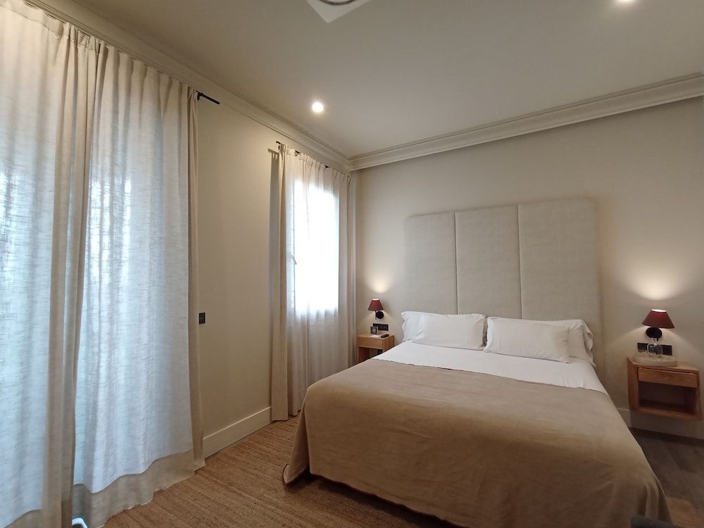 Uma Suites Parada del Marqués Junior Suite 5