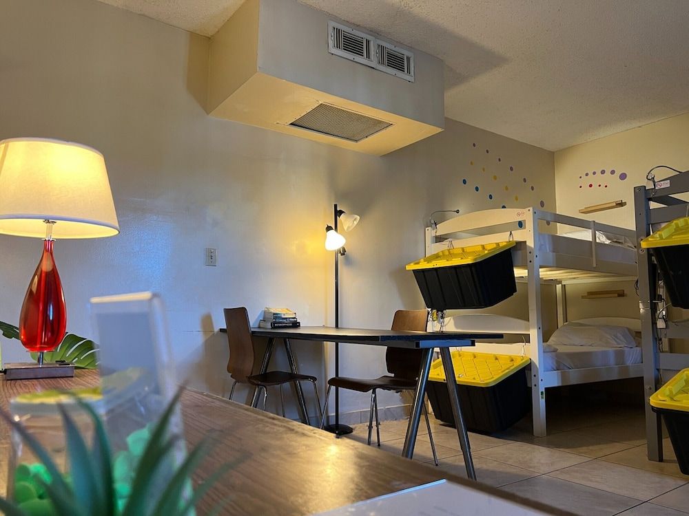 Bposhtels Hollywood Florida - Hostel Bed in 6-Bed Mixed Shared Room 10