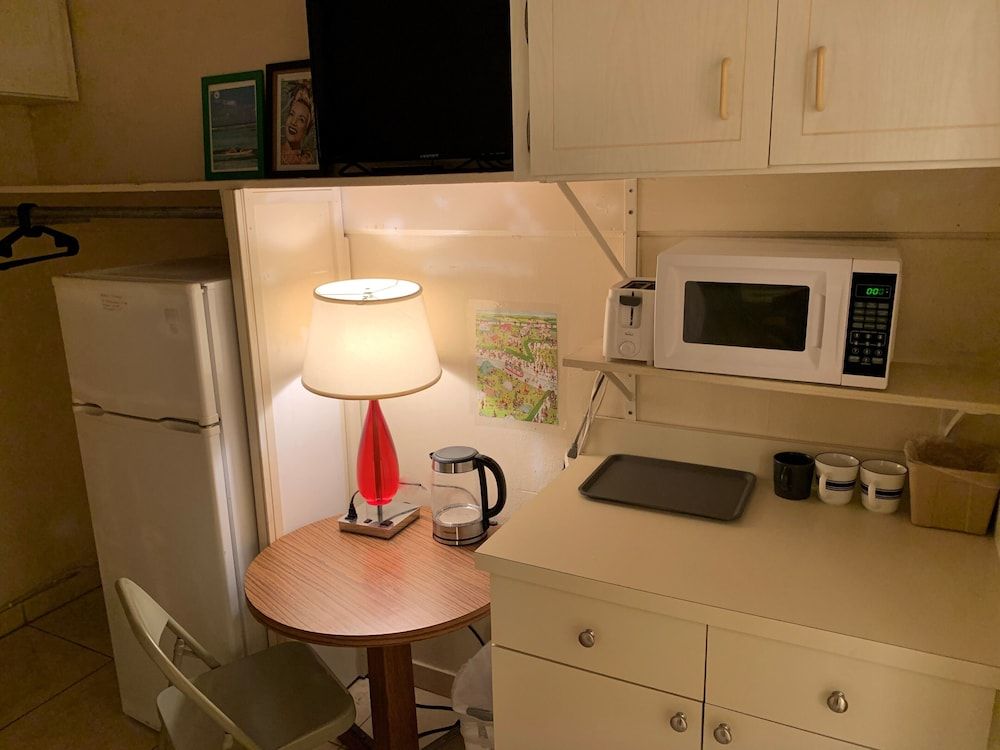 Bposhtels Hollywood Florida - Hostel Bed in 6-Bed Mixed Shared Room 11