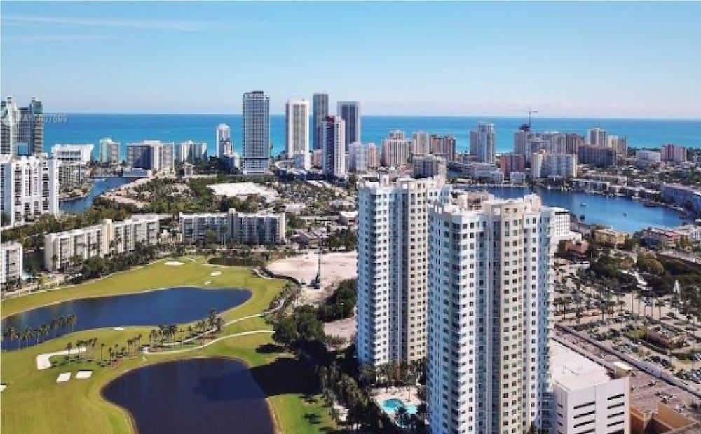 Bposhtels Hollywood Florida - Hostel Bed in 6-Bed Mixed Shared Room 7