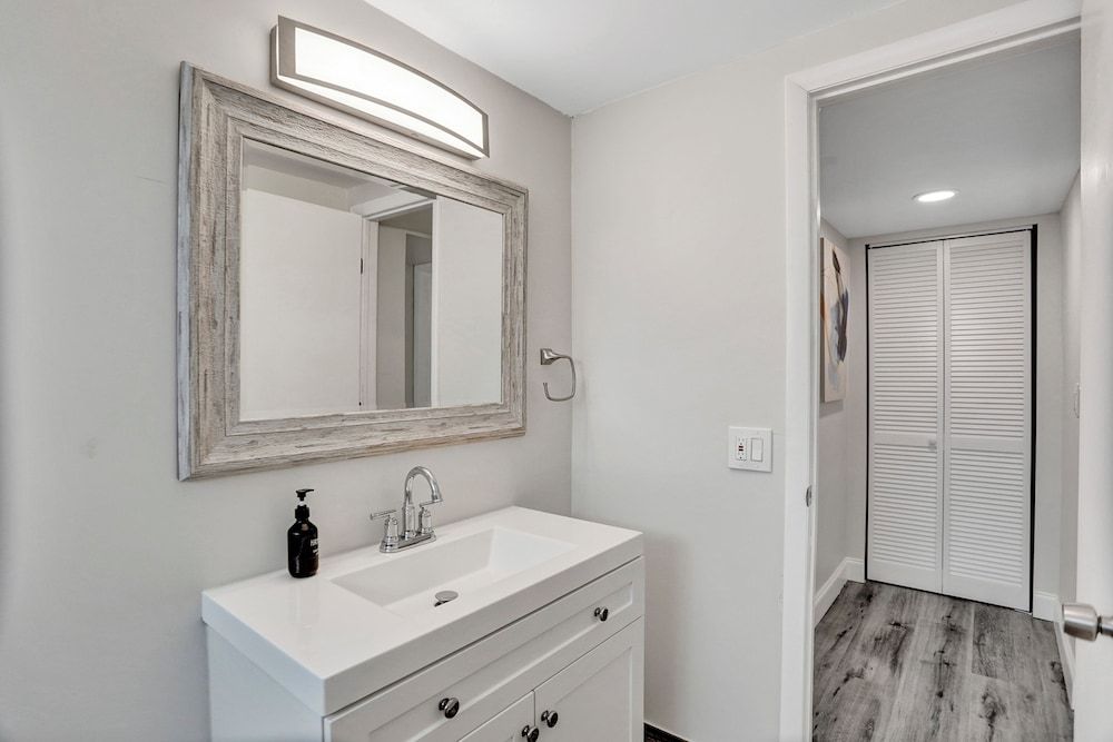 Bay Harbor Suites Comfort Apartment, 3 Bedrooms, Pool Access 5