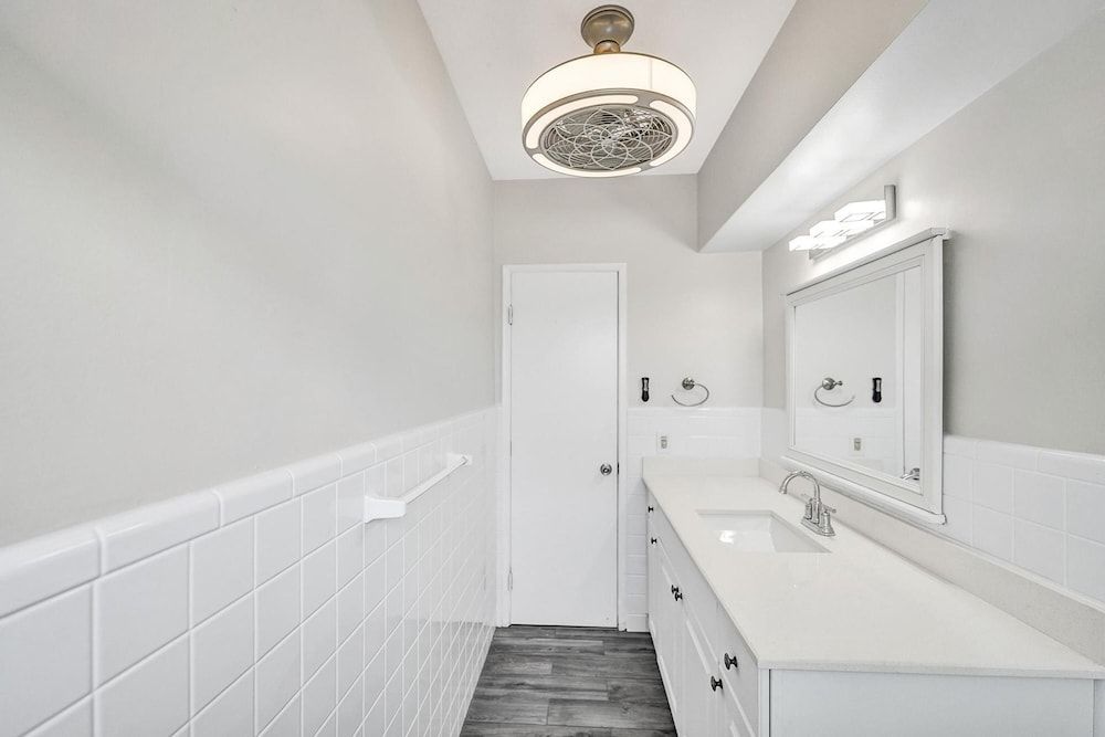 Bay Harbor Suites Family Apartment, 2 Bedrooms, Kitchen 6