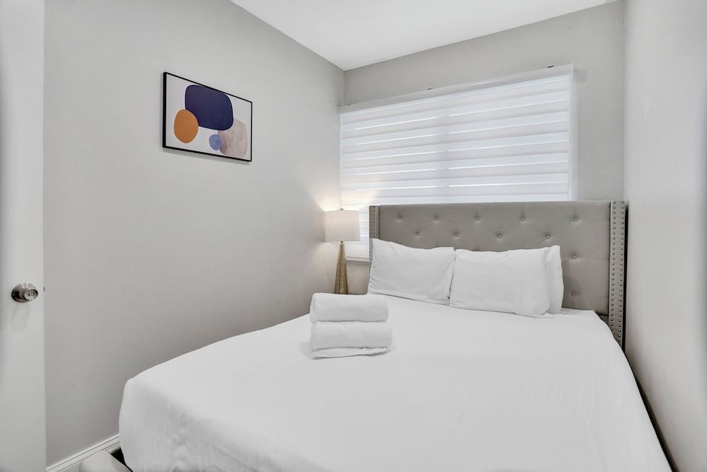 Bay Harbor Suites Comfort Apartment, 3 Bedrooms, Pool Access