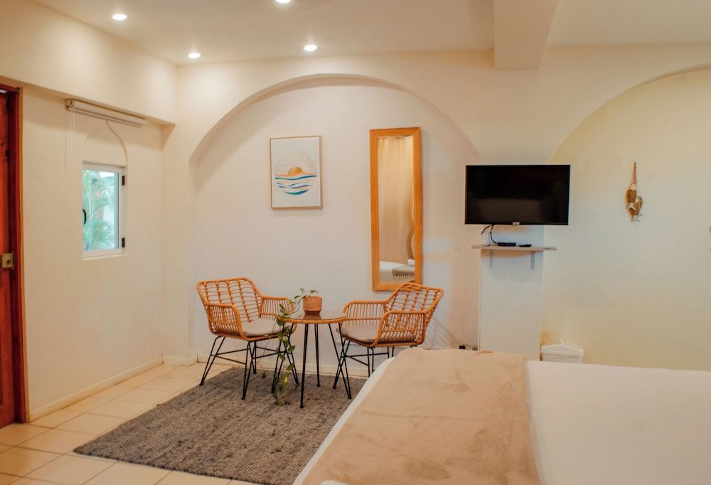 Zulu Surf Hotel Standard Double Room, 2 Double Beds 8