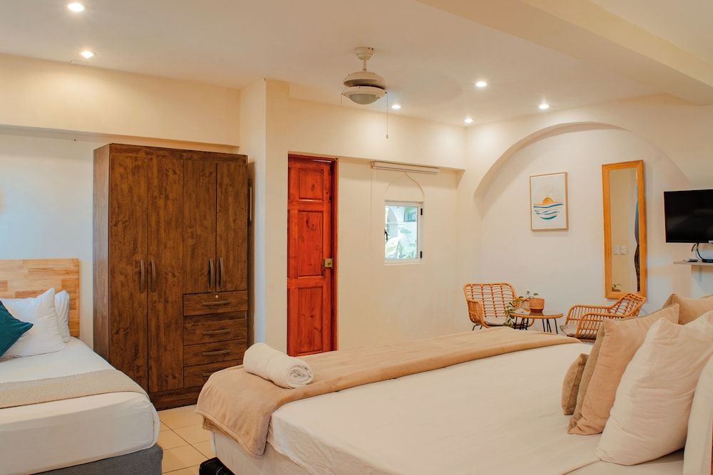 Zulu Surf Hotel Standard Double Room, 2 Double Beds 3