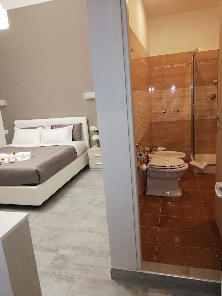 undefined Garden's Elide 4