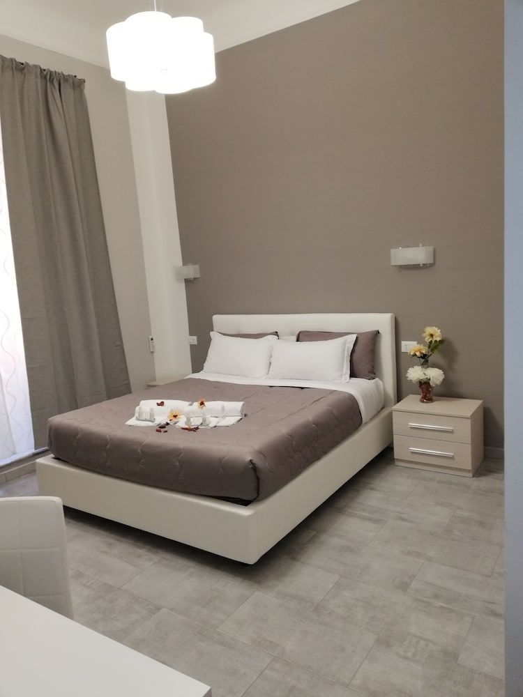 Garden's Elide Standard Double Room 3