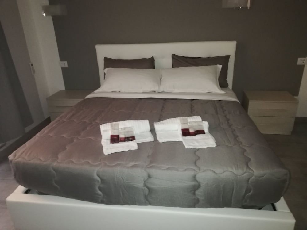 Garden's Elide Standard Double Room 4