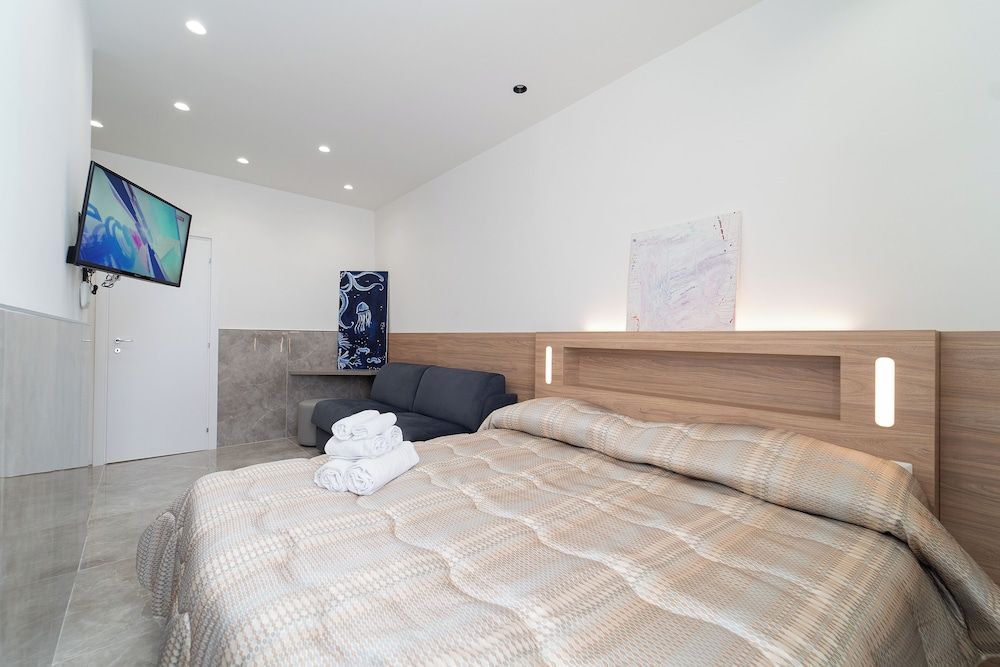 Junior Studio Suite, 1 Bedroom, City View, Annex Building (Vico Giardinetto 84)