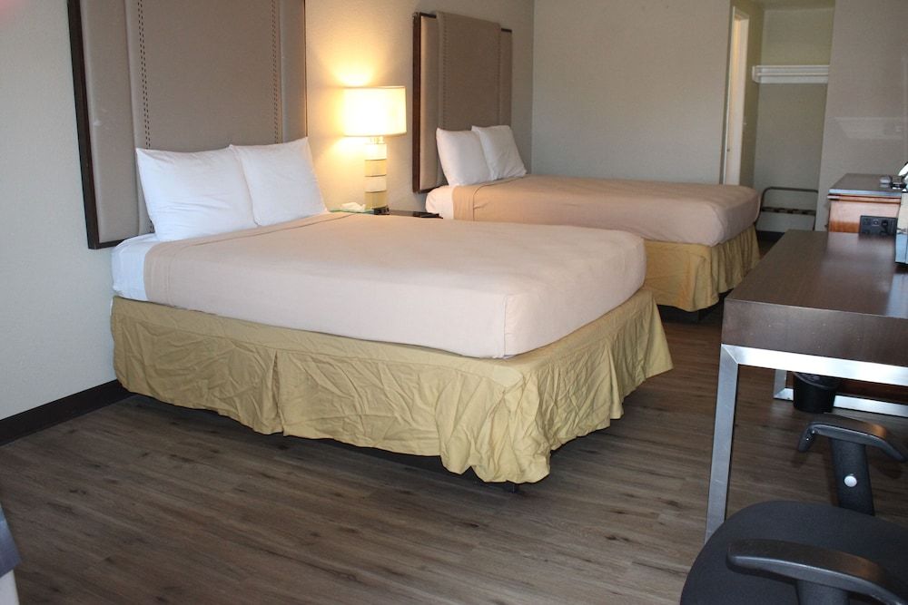 Room, 2 Queen Beds, Non Smoking