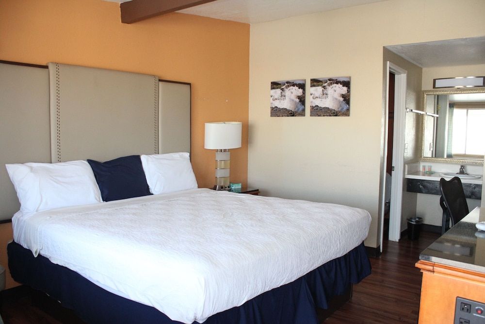Room, 1 King Bed, Non Smoking