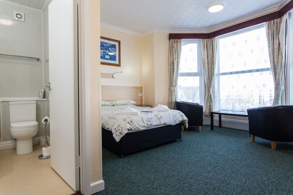 The Glendeveor Standard Double Room, Sea View (Large) 2