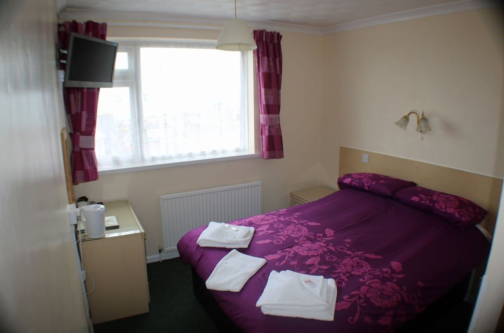 The Glendeveor Double Room, Sea View (Small)