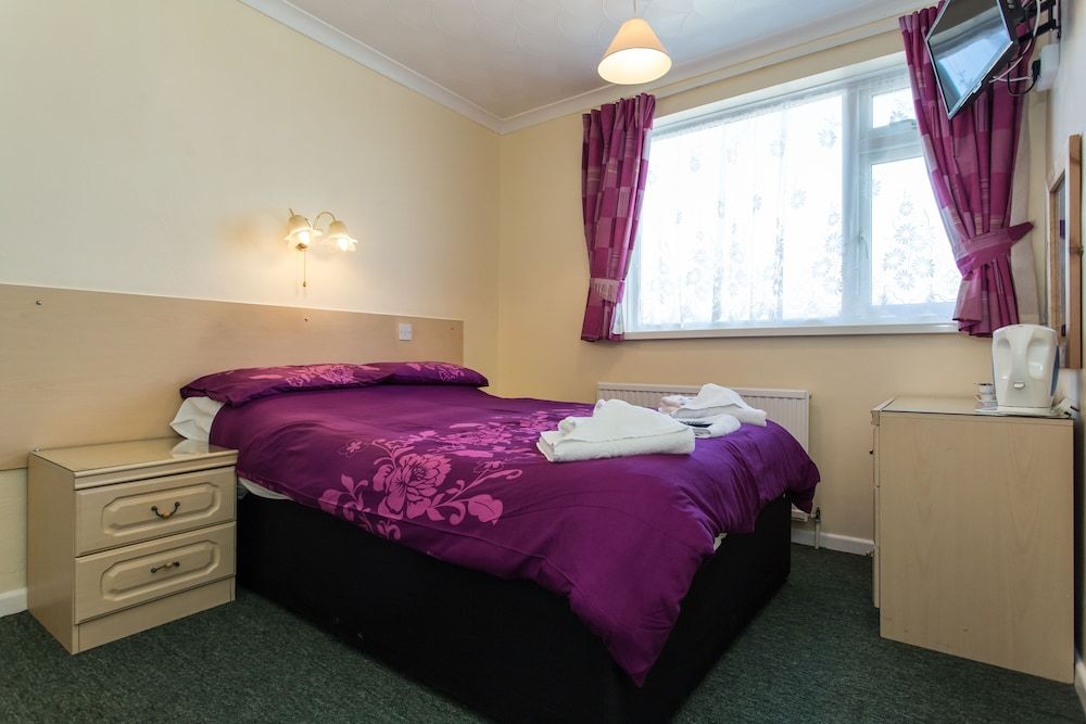 The Glendeveor Double Room, Sea View (Small) 2