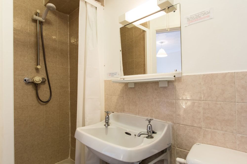 The Glendeveor Single Room 6