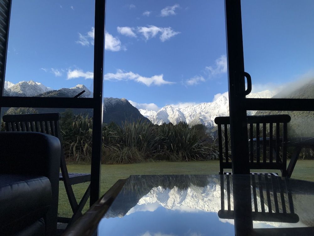Premier Studio, Mountain View (Spa)