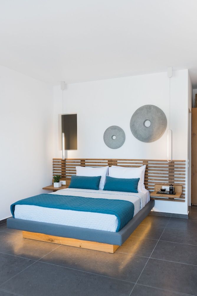 Volcanic Arc Suites Junior Suite 2