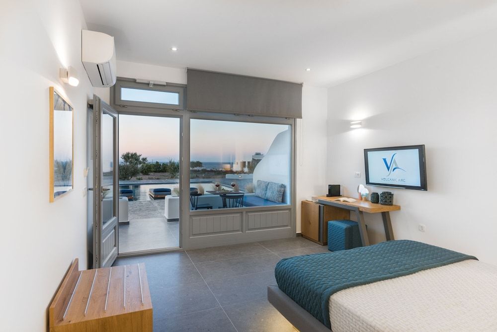 Volcanic Arc Suites Junior Suite 4