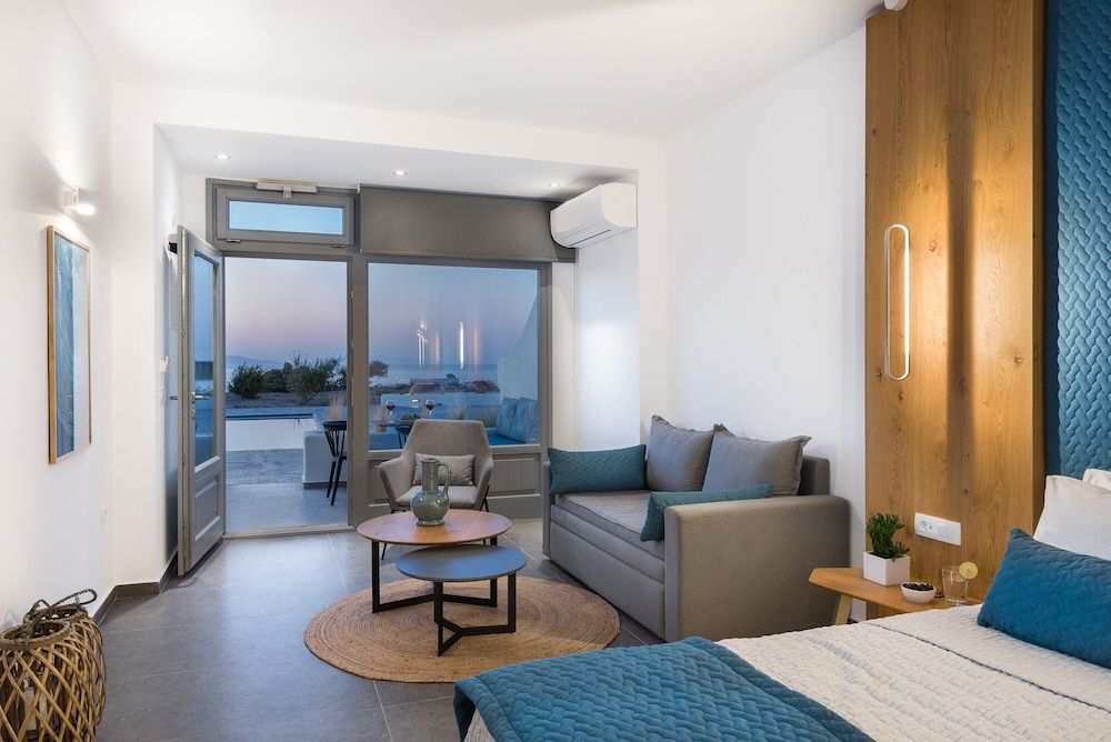 Volcanic Arc Suites Executive Suite 16