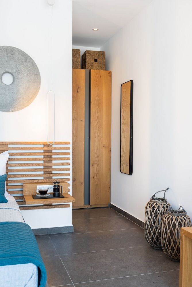 Volcanic Arc Suites Junior Suite 9