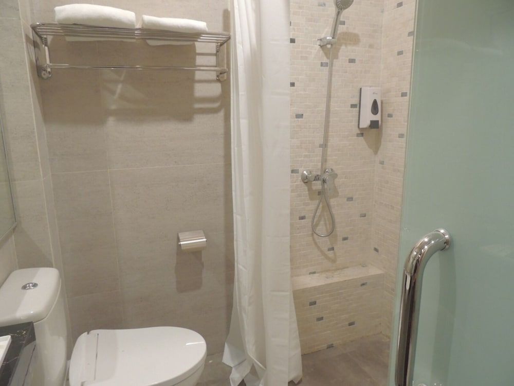 Odua Thamrin Jakarta Superior Twin Room 7