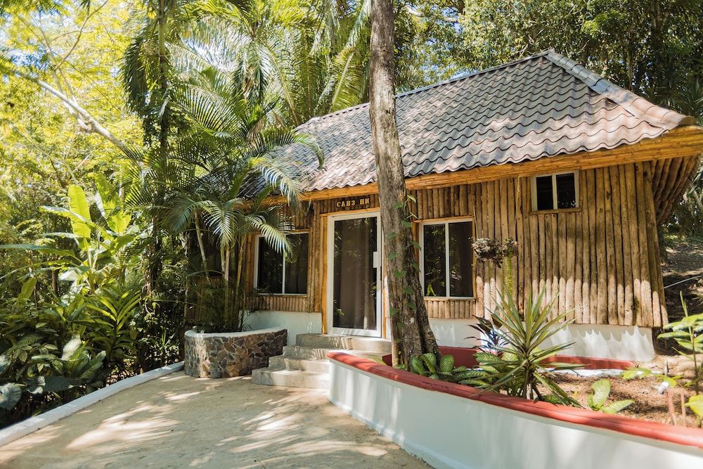 Falling Leaves Lodge