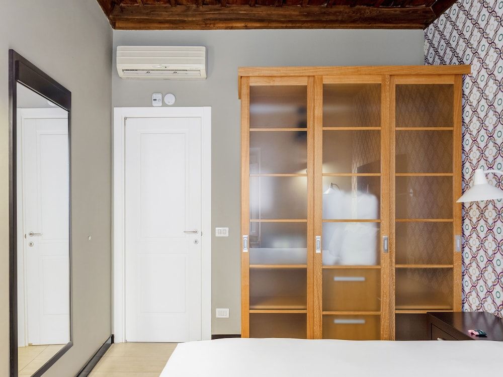 Numa Rome Vici 1 Bedroom Apartment, Sofa Bed 9