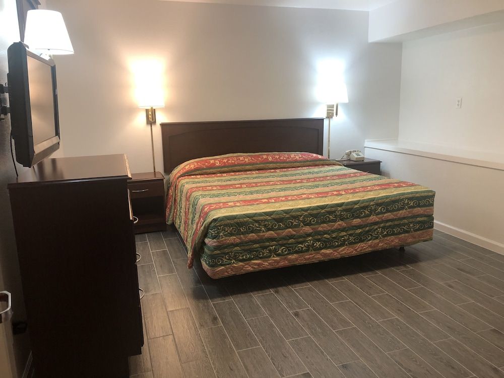 Royal Inn Deluxe Room