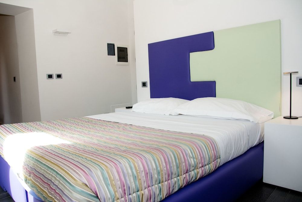 Hotel De Rome Triple Room 5