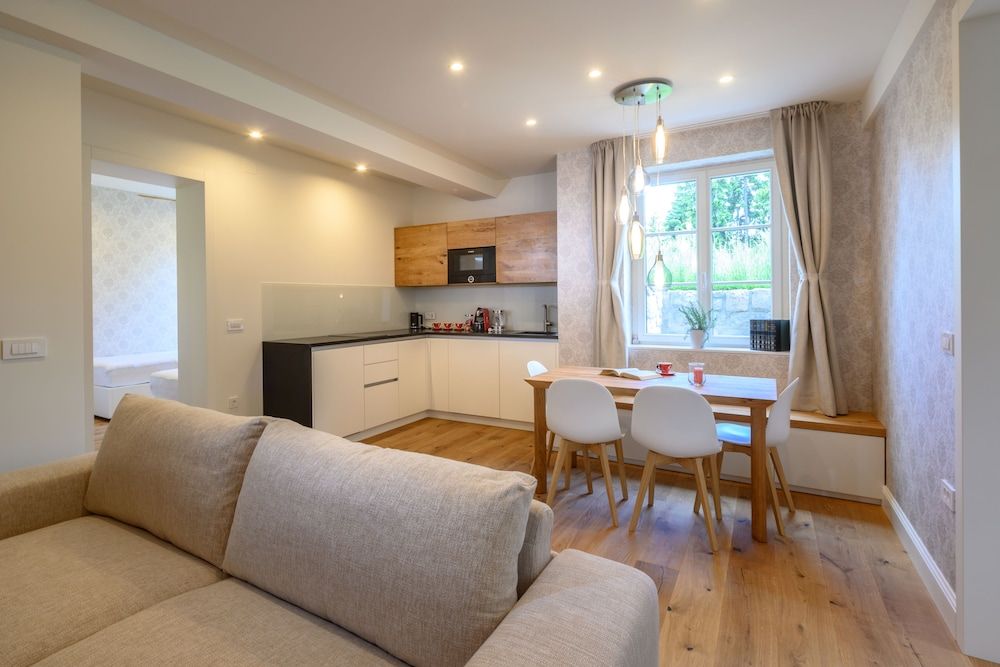 Luxury Apartment, Garden View