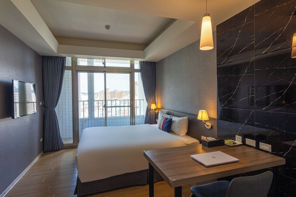 CHECK inn New Taipei LuZhou Superior Double Room 8