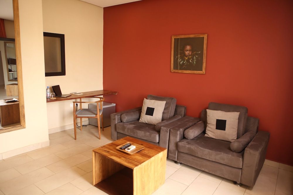 Au Bord De L'Eau Superior Suite 10